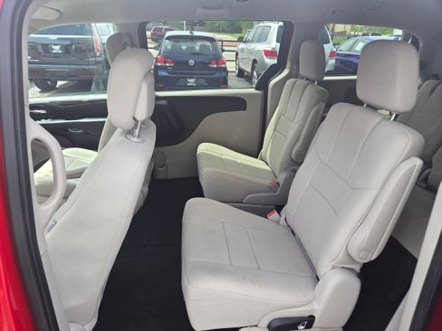Used 2012 Dodge Grand Caravan SE FWD image 10