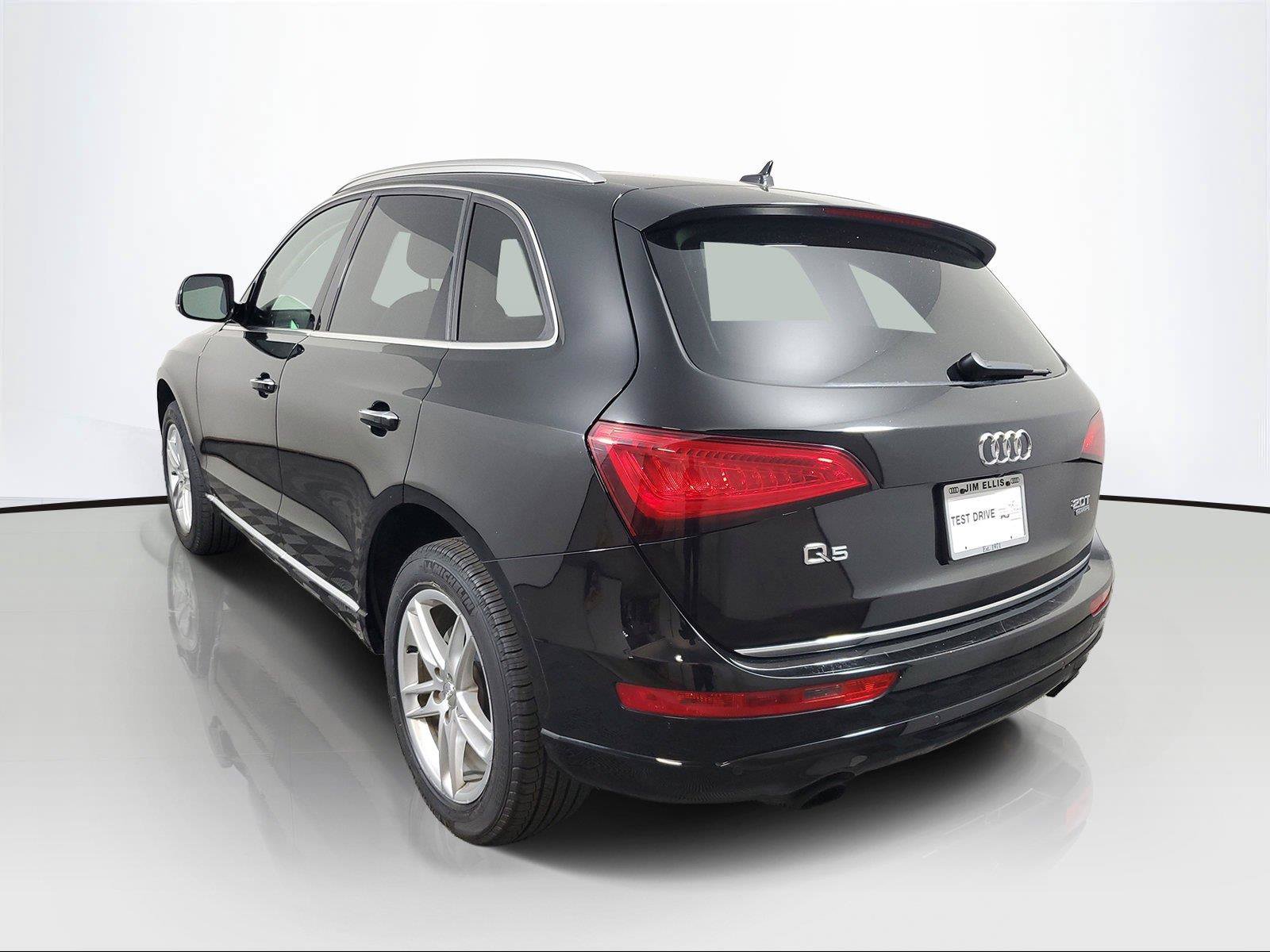Used 2017 Audi Q5 2.0T Premium Plus w/ Technology Package AWD/4WD image 4