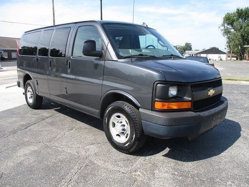 Used 2016 Chevrolet Express 2500 LS RWD image 3