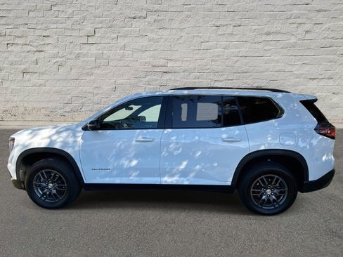 Used 2025 GMC Acadia Elevation image 8