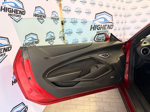 Used 2016 Chevrolet Camaro LT w/ Technology Package image 11