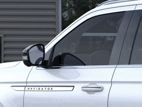 New 2026 Lincoln Navigator L Premier AWD/4WD image 20