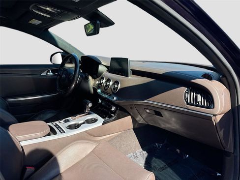 Used 2020 Kia Stinger GT image 28