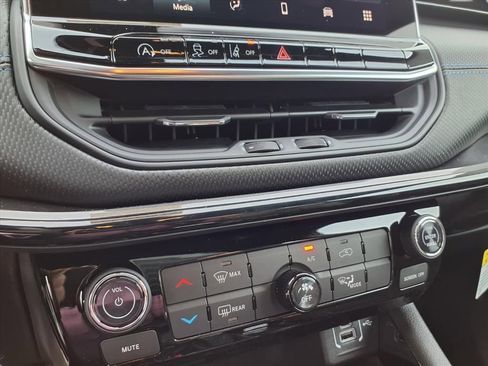 New 2026 Jeep Compass Latitude AWD/4WD image 7