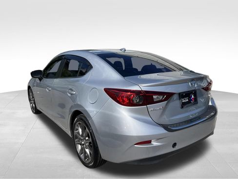 Used 2018 MAZDA MAZDA3 Touring FWD image 7
