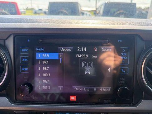 Used 2019 Toyota Tacoma TRD Sport AWD/4WD image 35