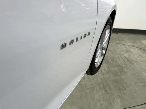 Used 2017 Chevrolet Malibu LT image 24