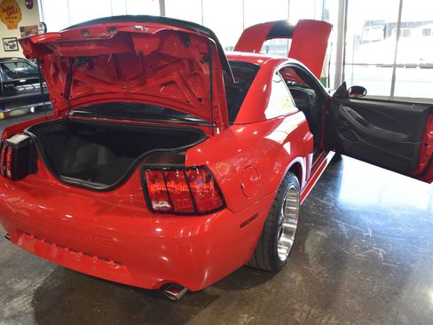 Used 2004 Ford Mustang Mach 1 RWD image 16