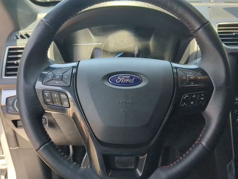 Used 2018 Ford Explorer Sport w/ Equipment Group 401A AWD/4WD image 13