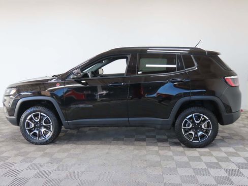 Used 2024 Jeep Compass Trailhawk image 5