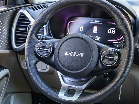 Certified 2023 Kia Soul LX w/ LX Technology Package image 9