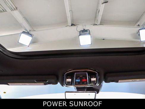 Used 2022 Jeep Grand Cherokee L Summit w/ Advanced Protech Group IV AWD/4WD image 21