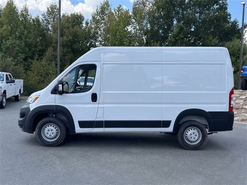 New 2024 RAM ProMaster 2500 w/ Convenience Group image 10