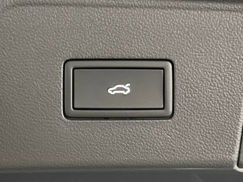 New 2026 Volkswagen Atlas SE image 40