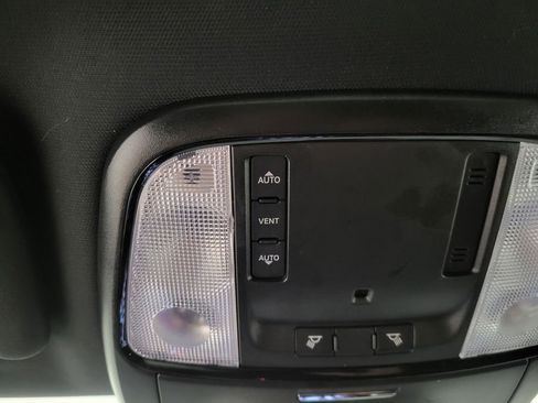 Used 2024 Dodge Durango SXT w/ SXT Blacktop Group image 12