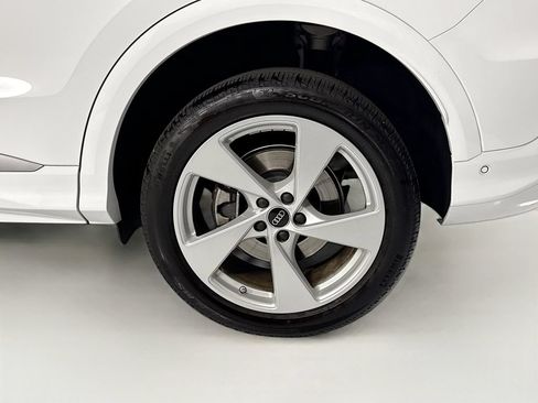 Used 2025 Audi Q5 Premium Plus w/ Premium Plus AWD/4WD image 32