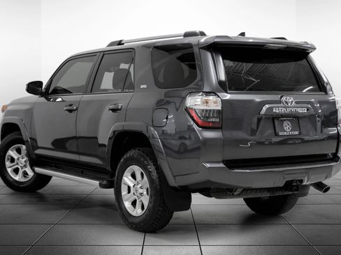 Used 2020 Toyota 4Runner SR5 AWD/4WD image 10