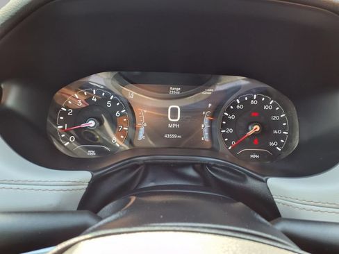 Used 2025 Jeep Compass Limited AWD/4WD image 16
