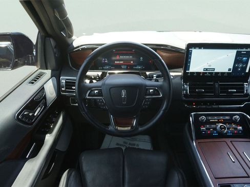 Used 2023 Lincoln Navigator Reserve AWD/4WD image 24