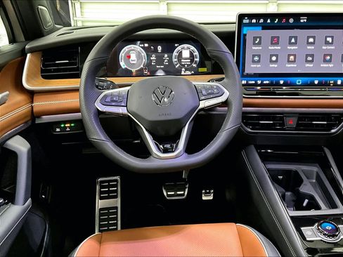 New 2026 Volkswagen Tiguan SEL R-Line AWD/4WD image 15