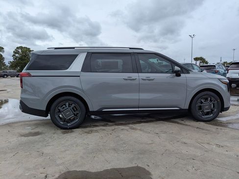 New 2026 Kia Carnival SX image 9