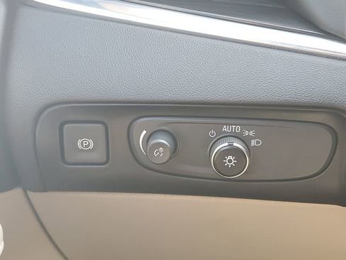 Certified 2020 Buick Enclave Premium w/ Sun and Sites Package AWD/4WD image 21