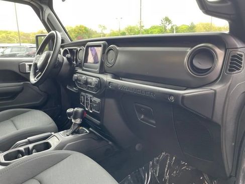 Used 2022 Jeep Wrangler Unlimited Sport AWD/4WD image 26