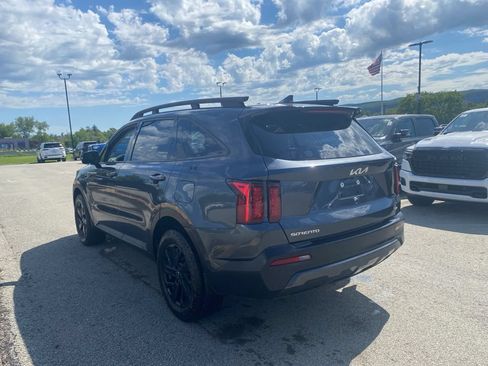 Used 2023 Kia Sorento S w/ Panoramic Sunroof Package AWD/4WD image 4