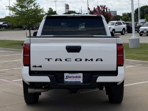 Used 2024 Toyota Tacoma SR5 AWD/4WD image 5