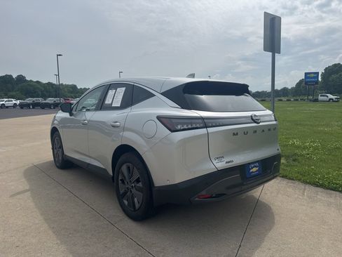 Used 2025 Nissan Murano SL AWD/4WD image 9
