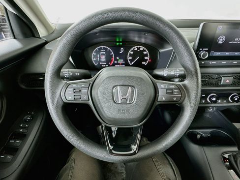 Used 2024 Honda HR-V LX image 11