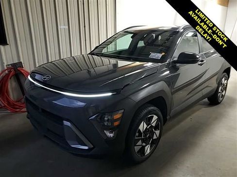 Used 2025 Hyundai Kona SEL AWD/4WD image 1