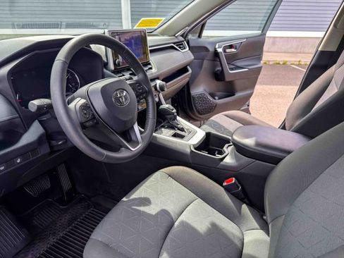 Used 2024 Toyota RAV4 XLE w/ Weather Package AWD/4WD image 18