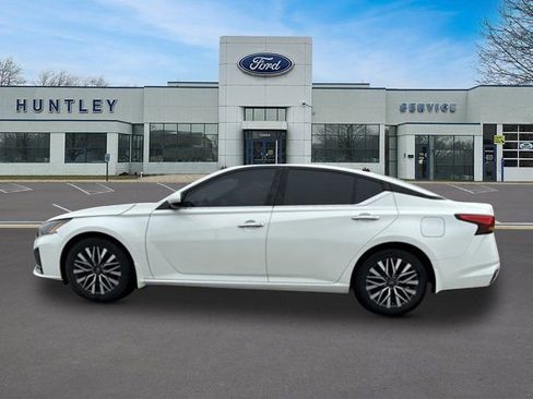 Used 2023 Nissan Altima 2.5 SV image 7