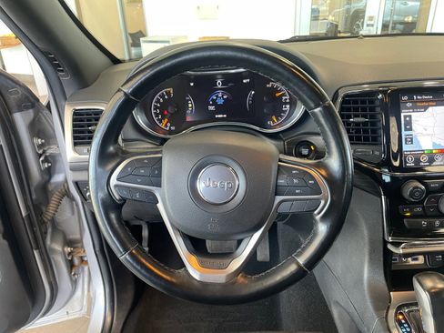 Used 2021 Jeep Grand Cherokee Laredo X image 9