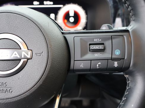 Used 2023 Nissan Pathfinder Platinum image 36