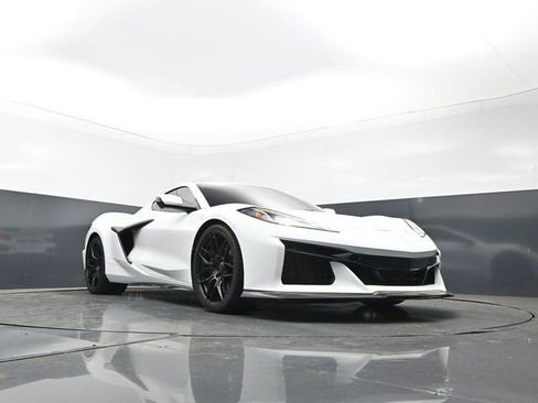 Used 2023 Chevrolet Corvette Z06 RWD image 27