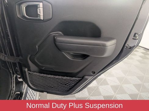 Used 2023 Jeep Gladiator Sport AWD/4WD image 31