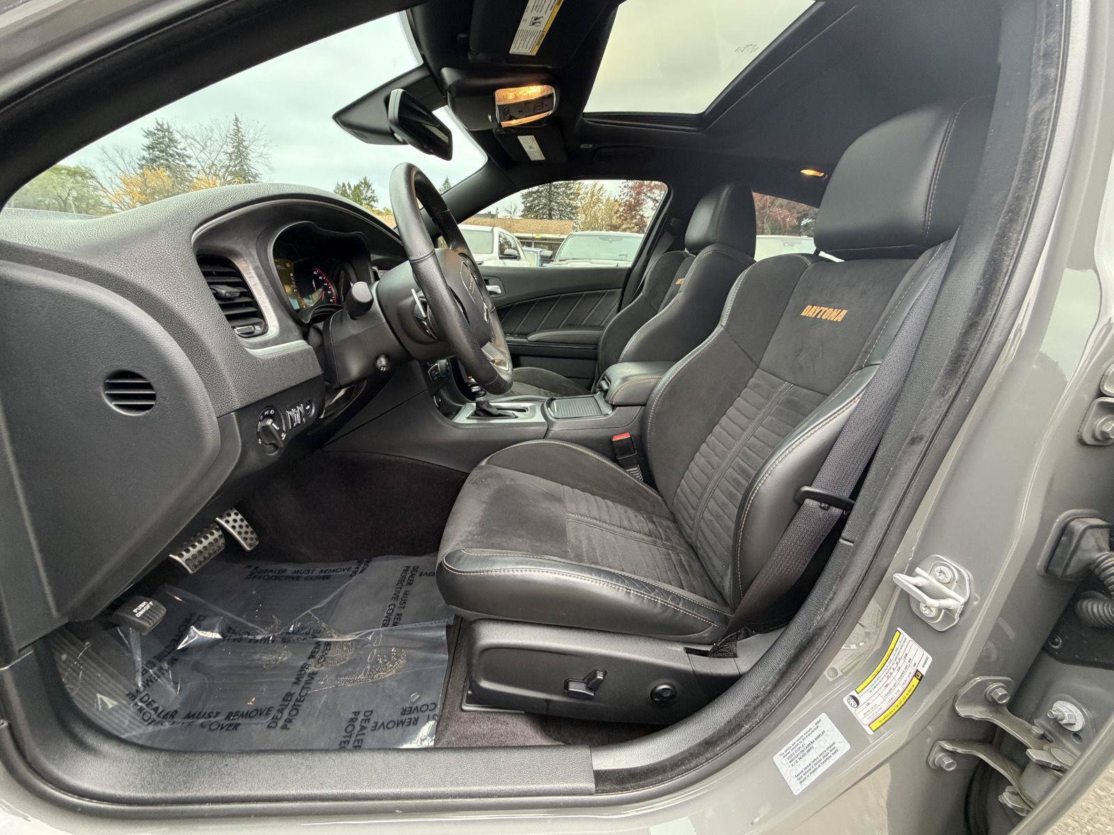 Used 2017 Dodge Charger R/T RWD image 16