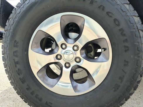 Used 2018 Jeep Wrangler Unlimited Sahara AWD/4WD image 23