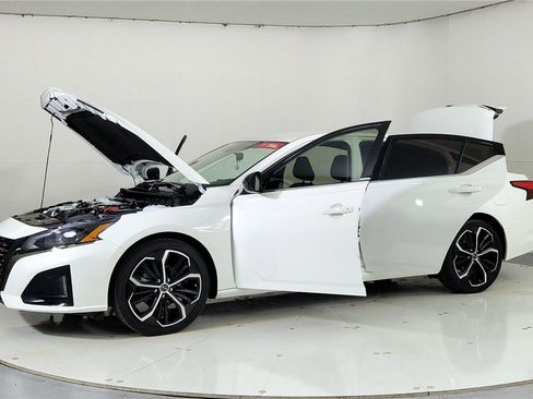 Certified 2024 Nissan Altima 2.5 SR image 10