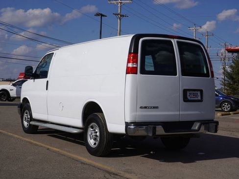Used 2024 Chevrolet Express 2500 Work Van w/ Driver Convenience Package image 5