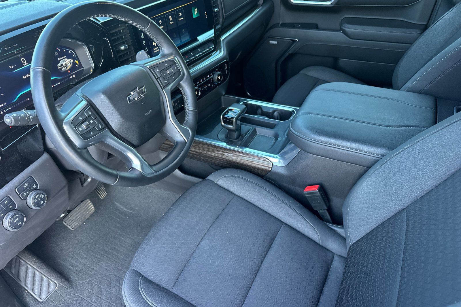 Used 2024 Chevrolet Silverado 1500 LT Trail Boss w/ Convenience Package II AWD/4WD image 10