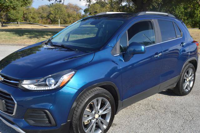 Used 2020 Chevrolet Trax LT w/ LT Convenience Package FWD image 2