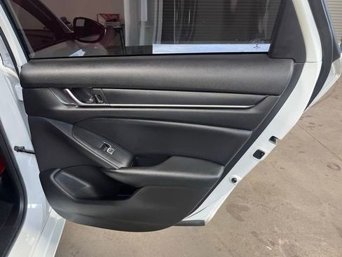 Used 2021 Honda Accord Sport image 15