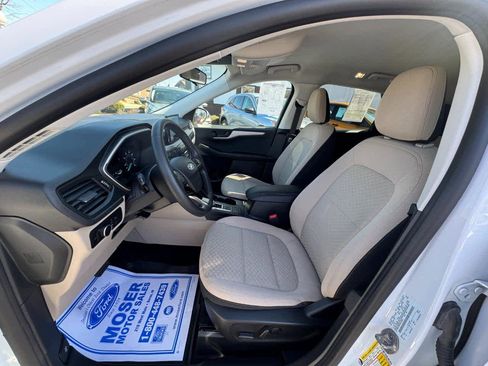 Used 2022 Ford Escape SE w/ Convenience Package AWD/4WD image 2