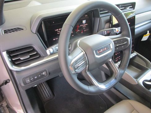 New 2027 GMC Terrain Elevation w/ Elevation Premium Package FWD image 24