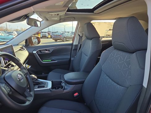New 2025 Toyota RAV4 XLE image 12