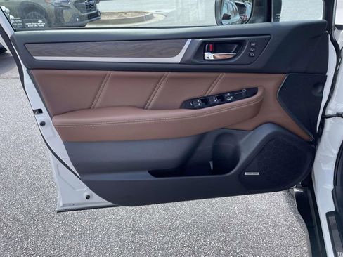 Used 2019 Subaru Outback 2.5i Touring image 16