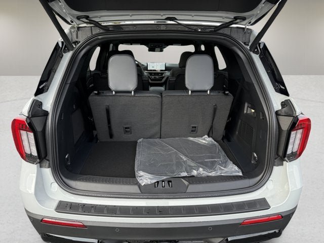 New 2027 Ford Explorer ST-Line w/ Premium Package AWD/4WD image 7